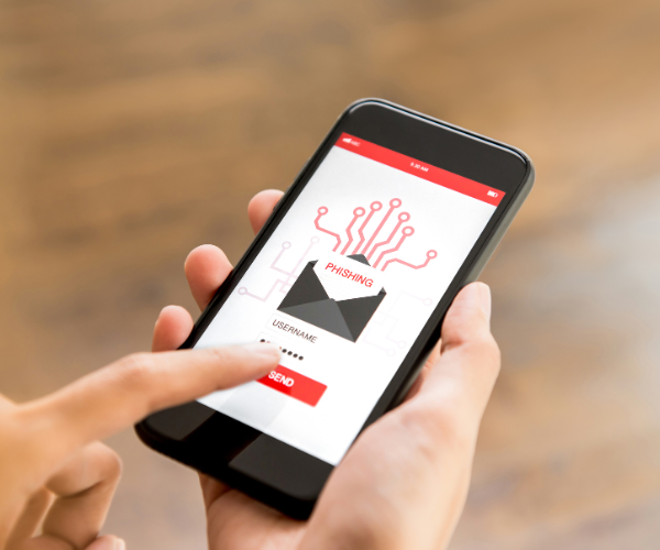 Smartphone met een phshing e-mail erop.